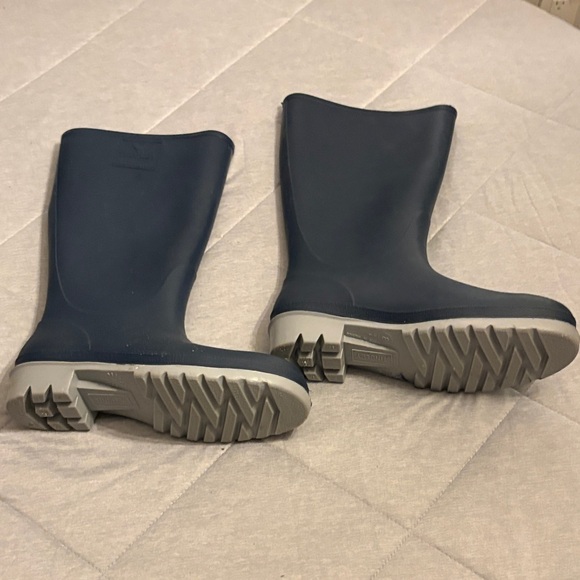 Tingley Shoes - Tingley Women's Trim Fit Knee Boot